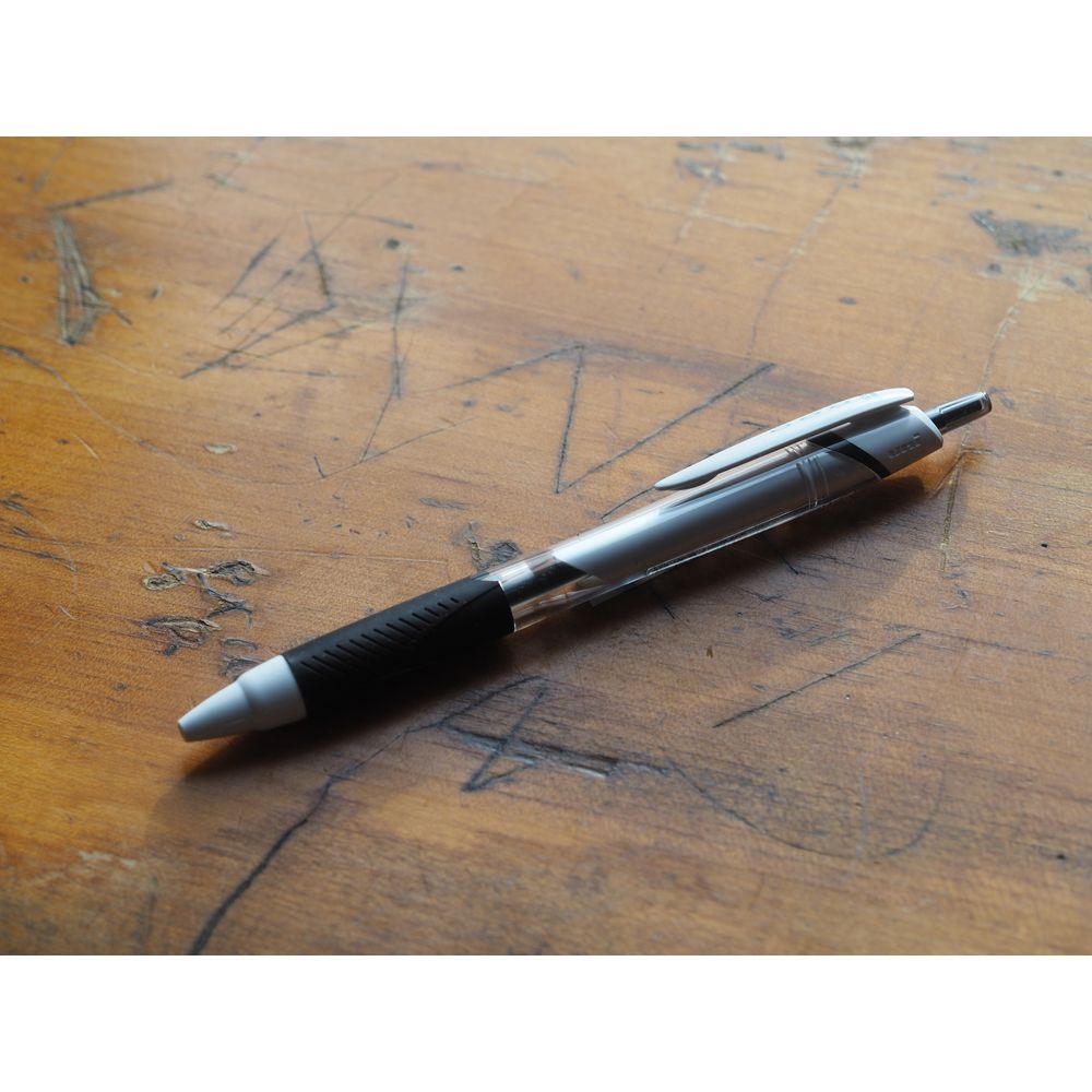 Uni Jetstream 0.5 Ballpoint Pen - Black Ink with White Body