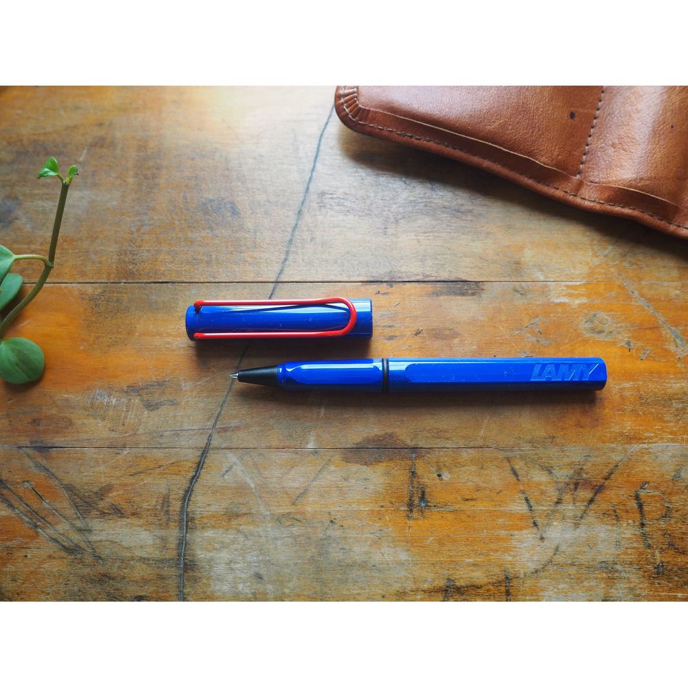 Lamy Safari Rollerball Pen - Retro Special Edition - Blue with Red Clip
