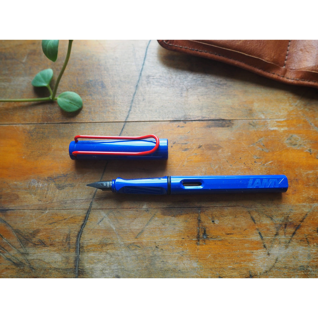 Lamy Safari Fountain Pen - Retro Special Edition - Blue with Red Clip