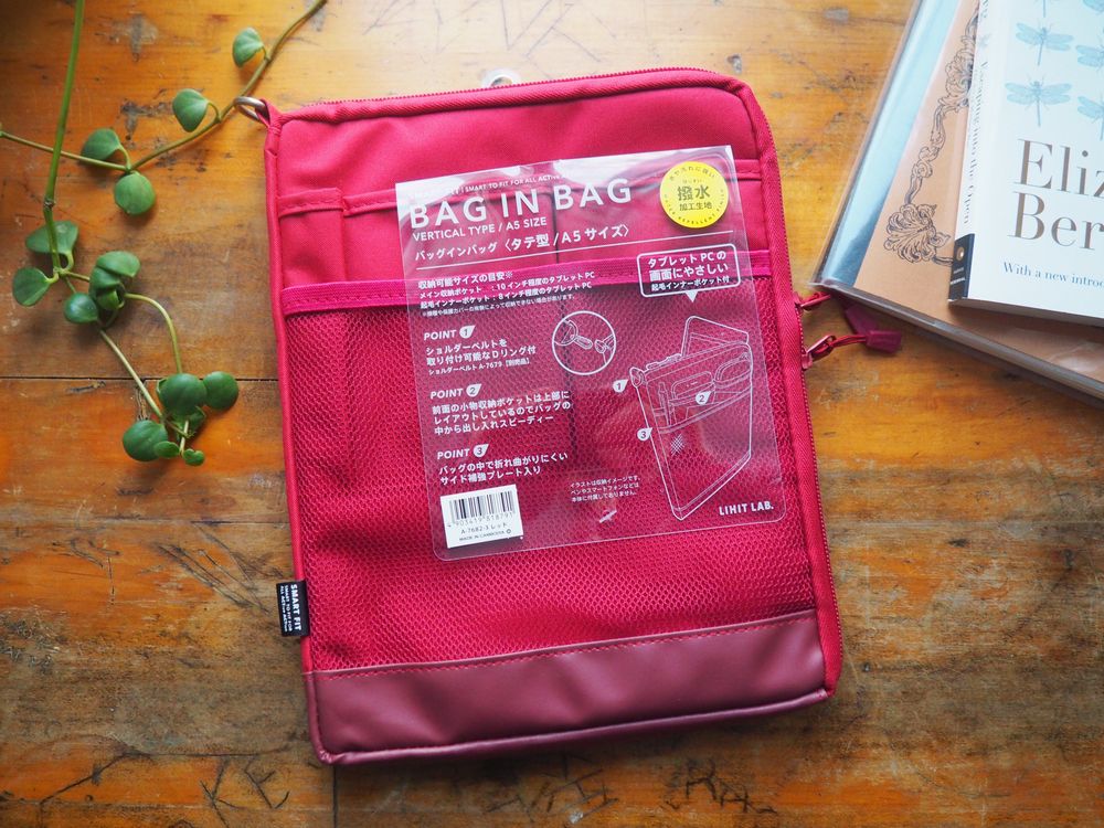 Lihit Lab Bag in Bag Vertical Type A5 Size Red (A76823