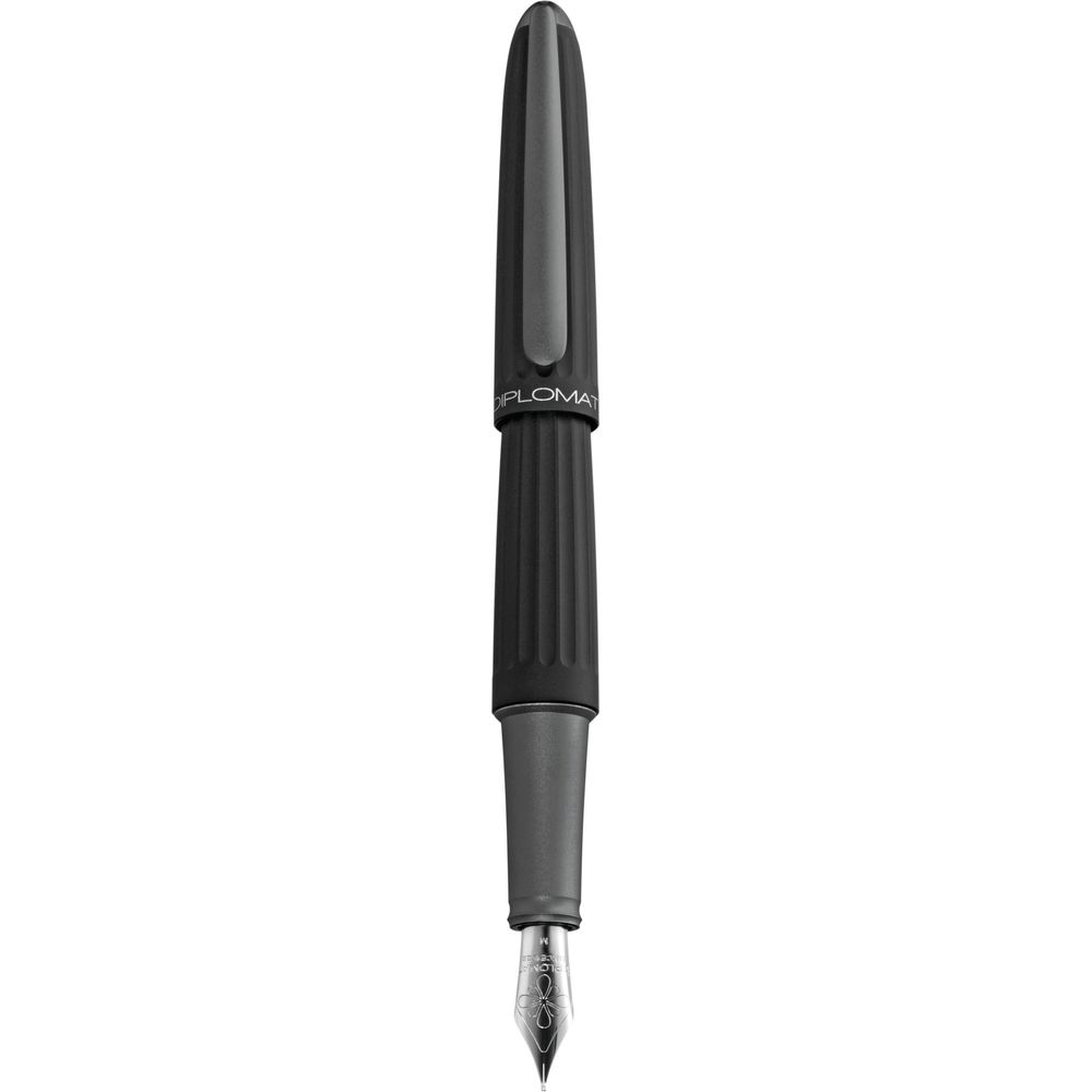 Diplomat Fountain Pen - Aero - Black