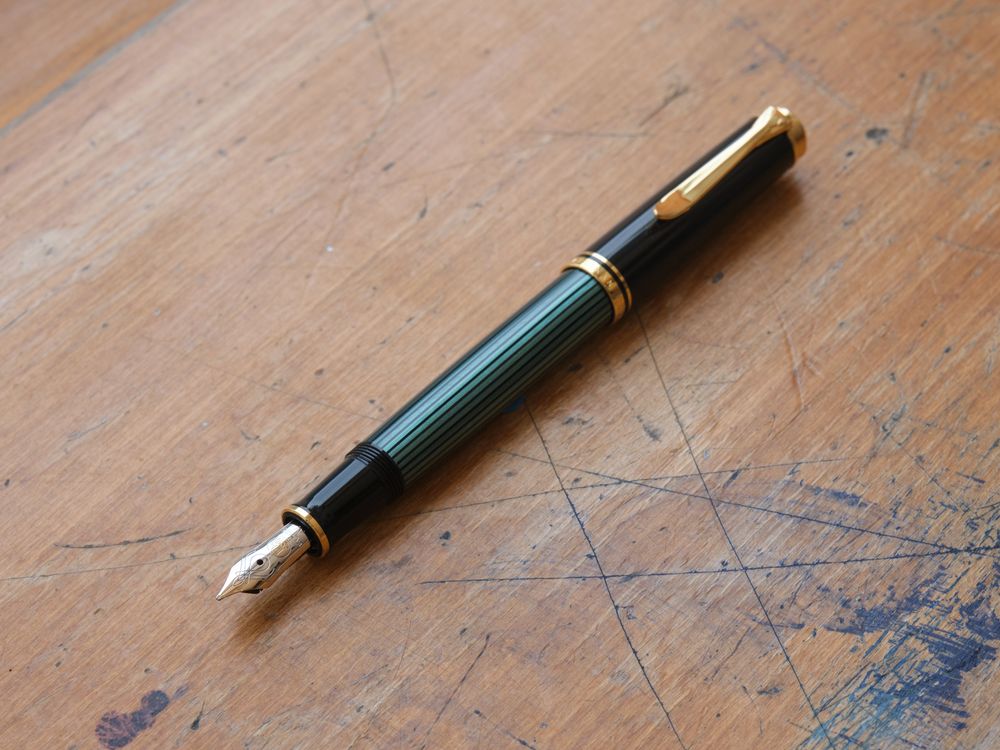 Pelikan Souverän M400 Fountain Pen - Black-Green