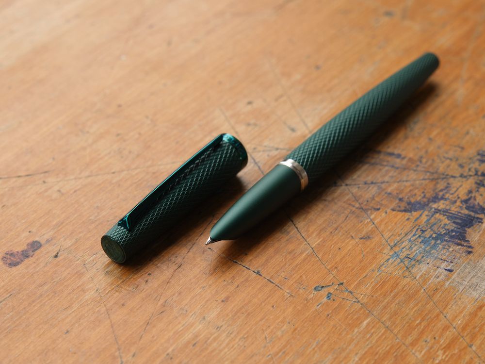 Diplomat Fountain Pen - Viper - Guilloche Green