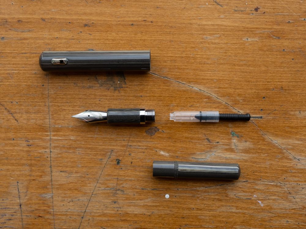 Fine Writing International Fountain Pen - Pencket - Biotite