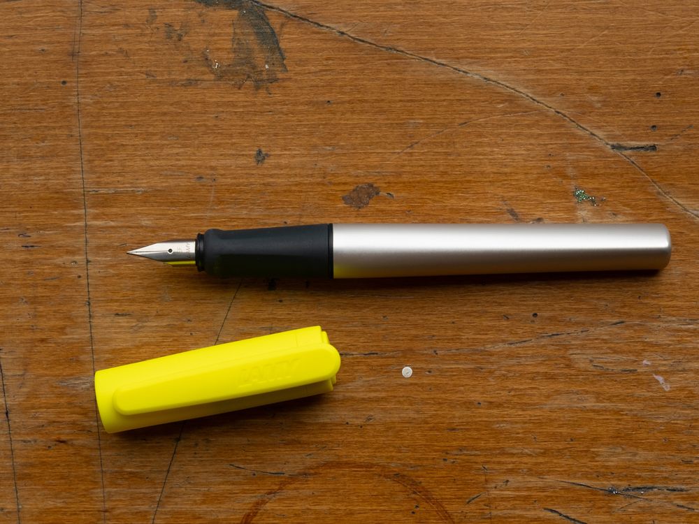 Lamy Nexx FOUNTAIN PEN - Neon Yellow