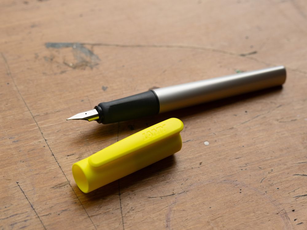 Lamy Nexx FOUNTAIN PEN - Neon Yellow