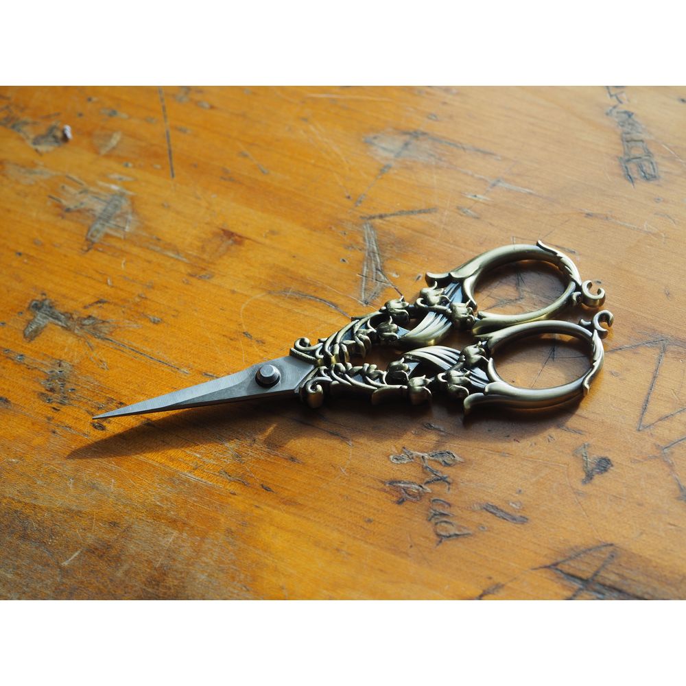 Tulip Garden Embroidery Scissors - Antique Gold