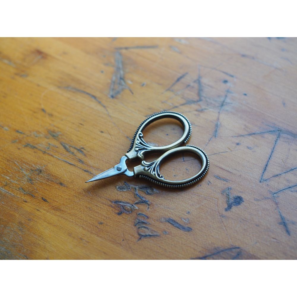 Mini Embroidery Scissors - Antique Gold