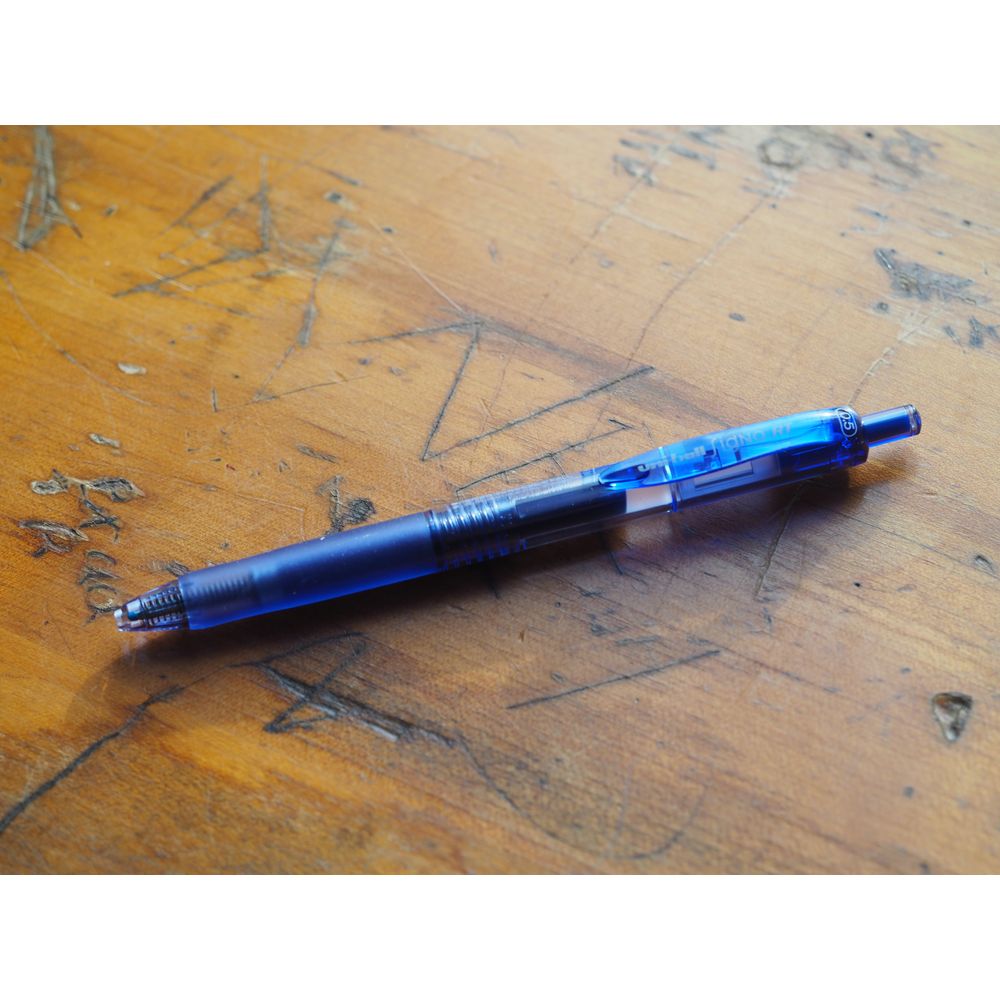 Uni-ball Signo RT Ballpoint Pen (0.5mm) - Blue