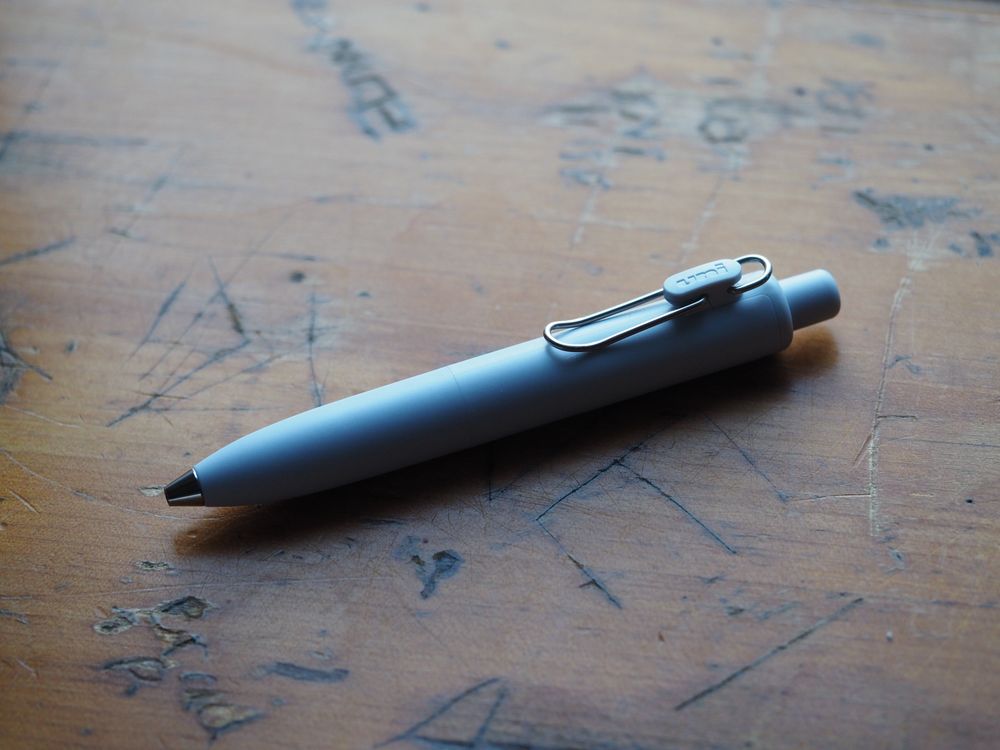 Uni-ball One P Gel Pen - 0.38mm - White Mint