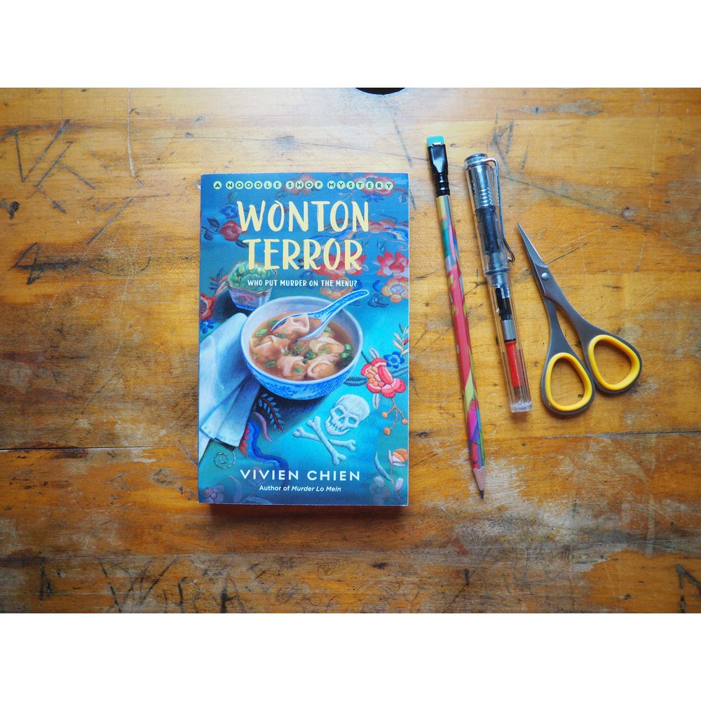 Wonton Terror: A Noodle Shop Mystery by Vivien Chien