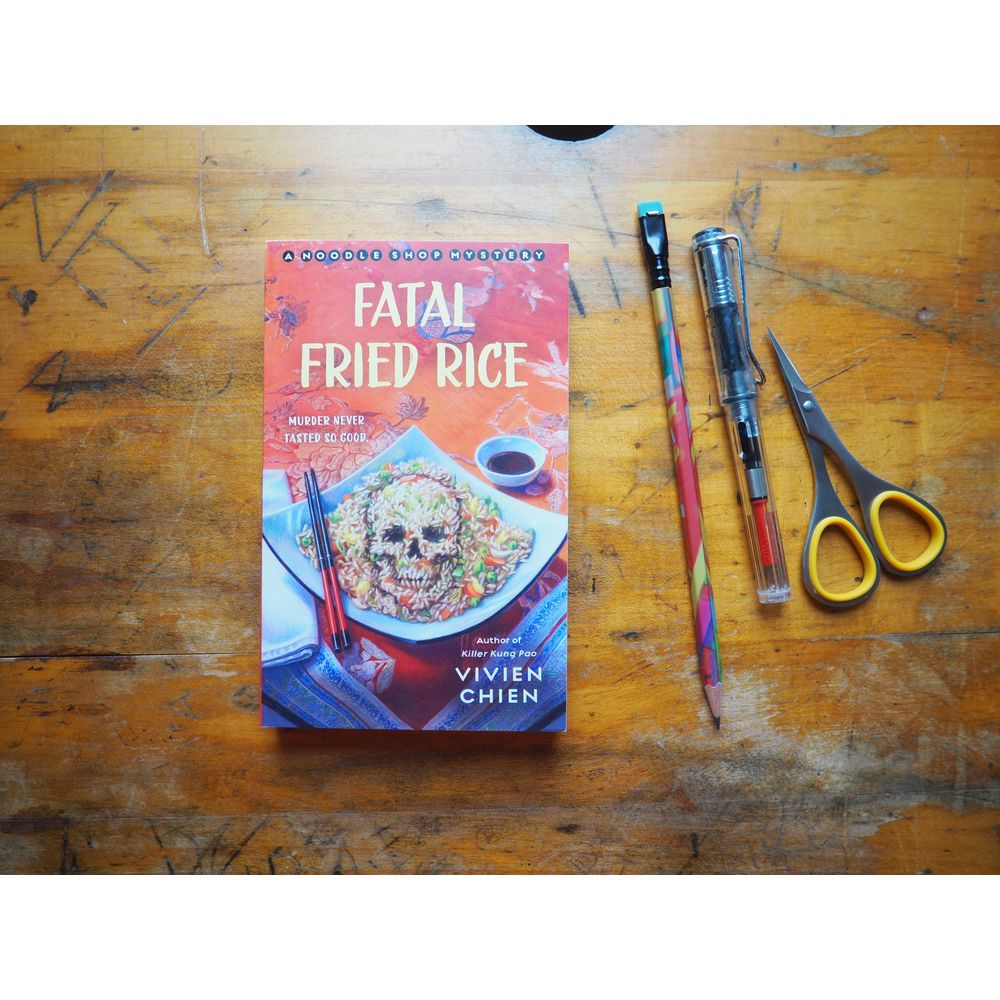 Fatal Fried Rice: A Noodle Shop Mystery by Vivien Chien