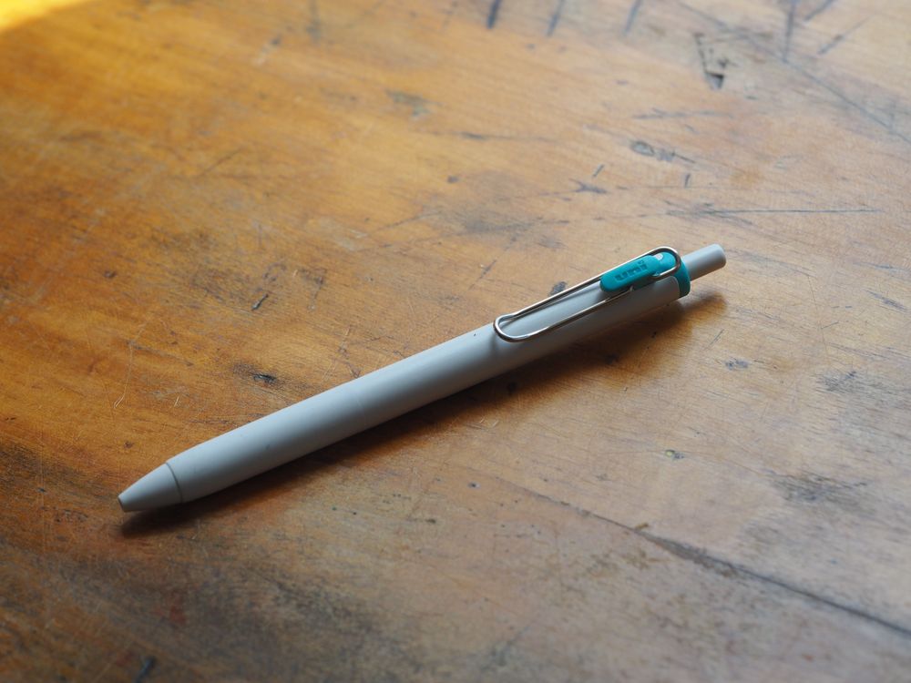 Uni-ball On City Pop Gel Pen (0.5mm) - Neon Green