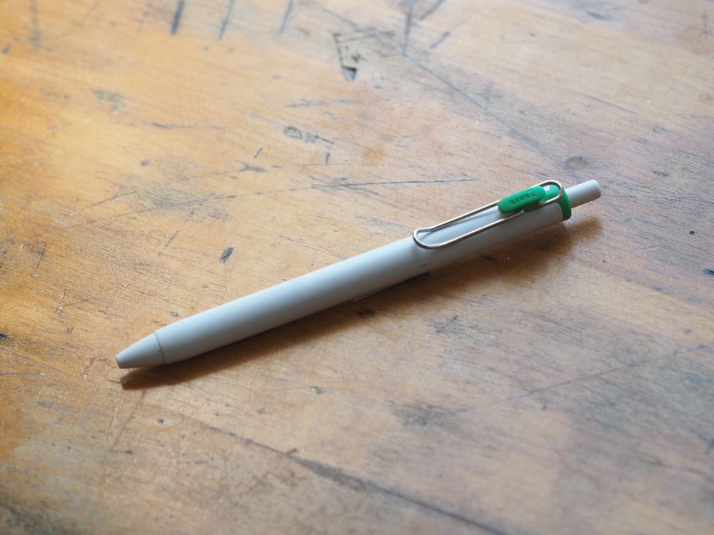 Uni-ball On City Pop Gel Pen (0.5mm) - Palm Green