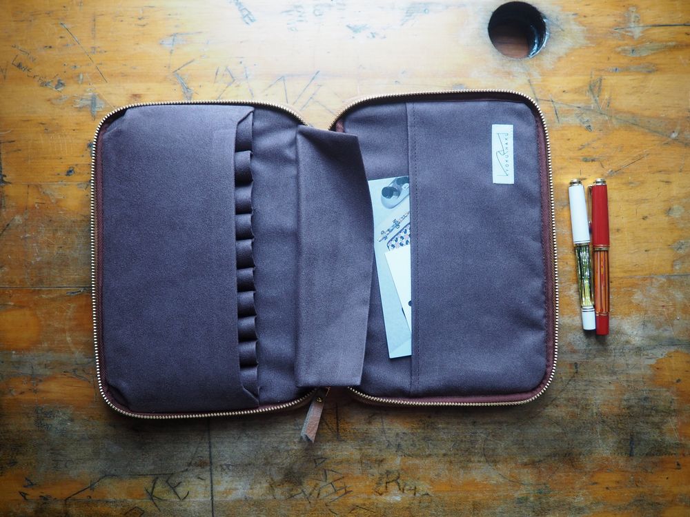 Kyoku Haku - Leather Zippered 10 Pen Case - Brown