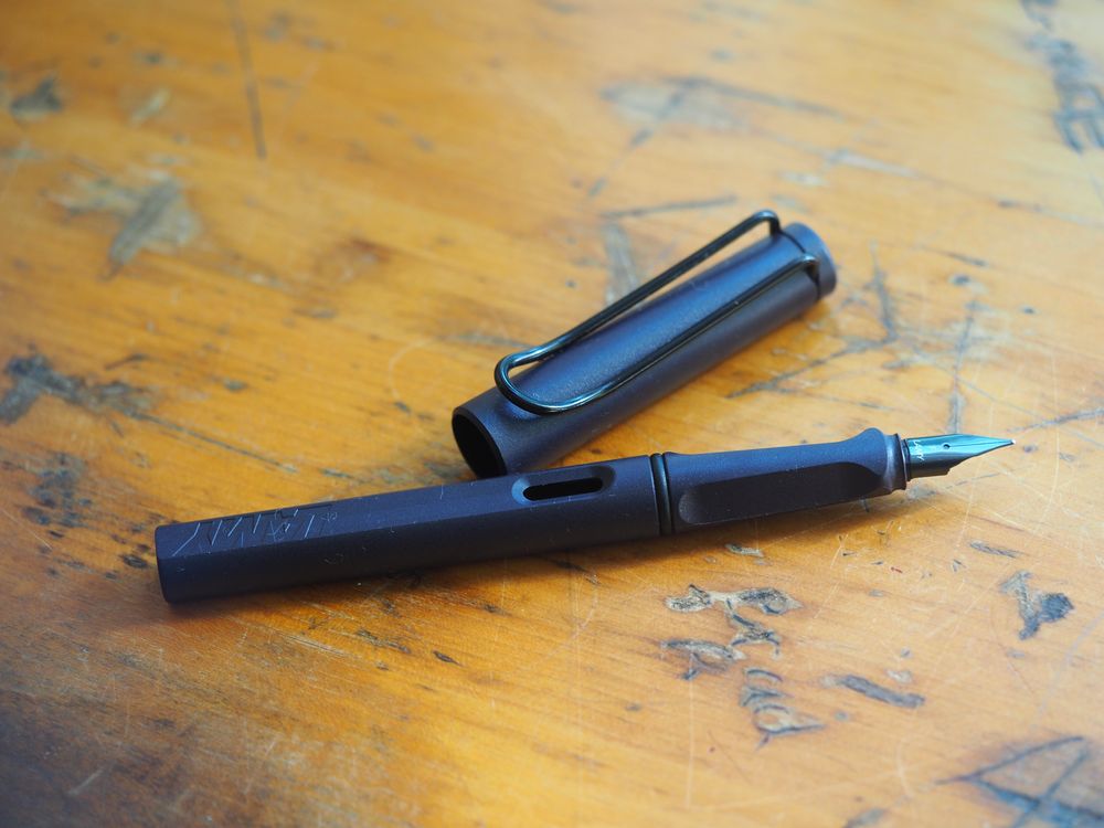 Lamy Safari Fountain Pen - Dark Steel Black