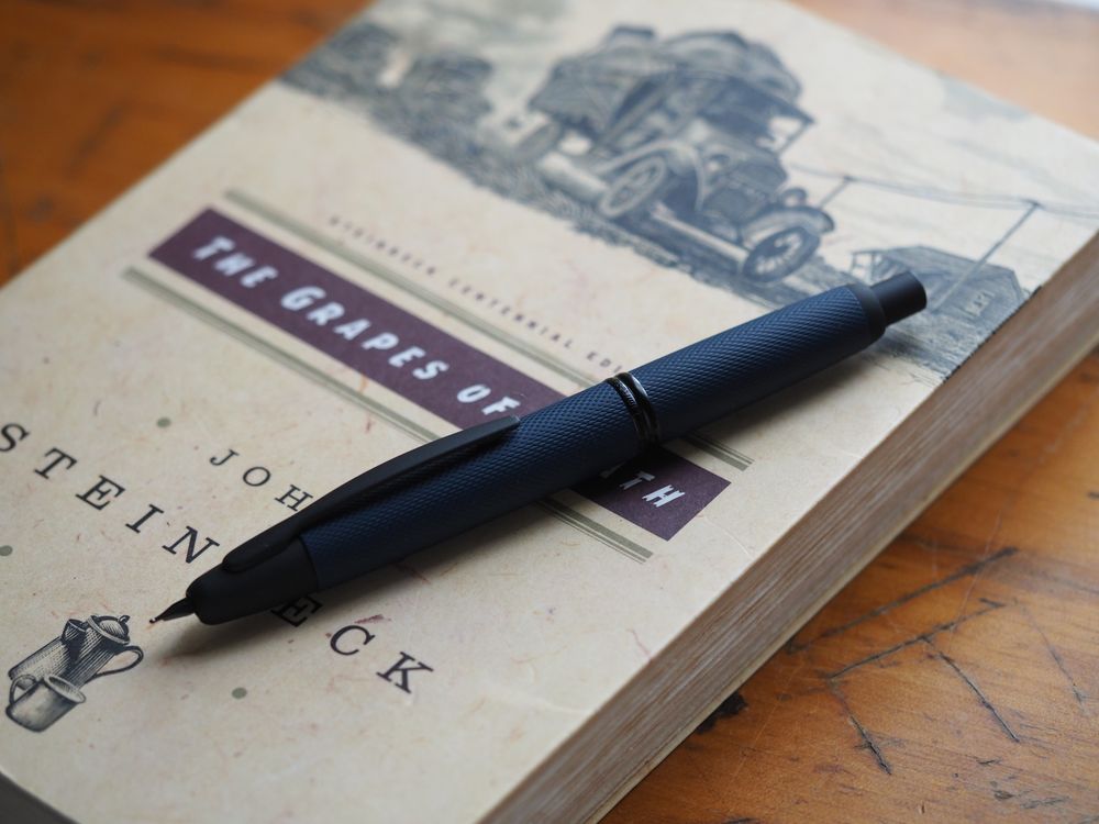 Pilot Vanishing Point Fountain Pen - 2025 Limited Edition - Link Midnight