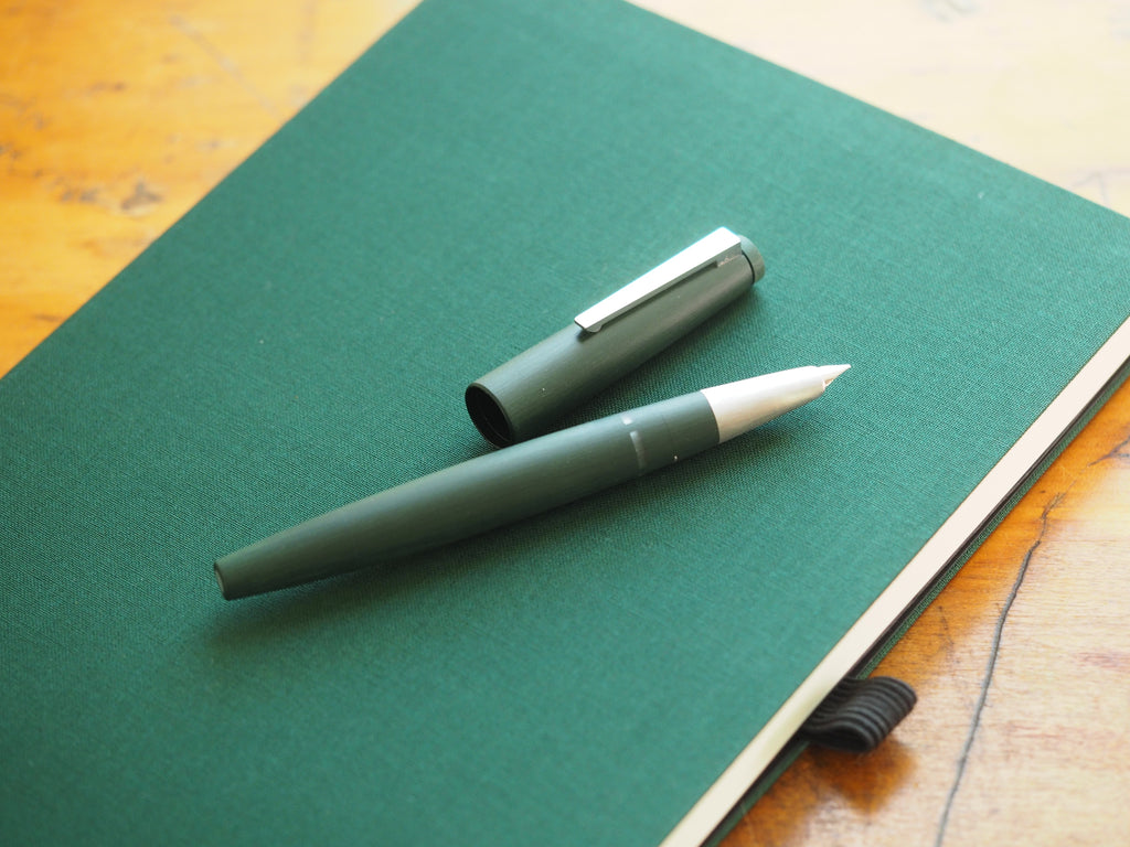 Lamy 2000 Fountain Pen Set - 2024 Special Edition - Makrolon - Pine Green