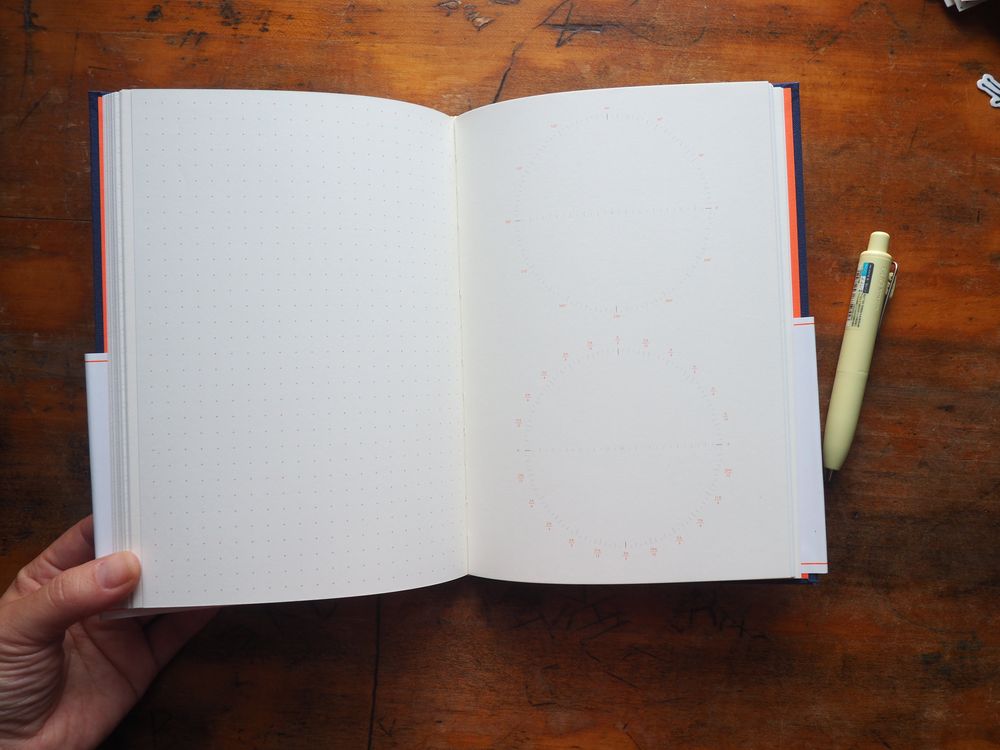 Grids & Guides (Navy): A Notebook for Visual Thinkers