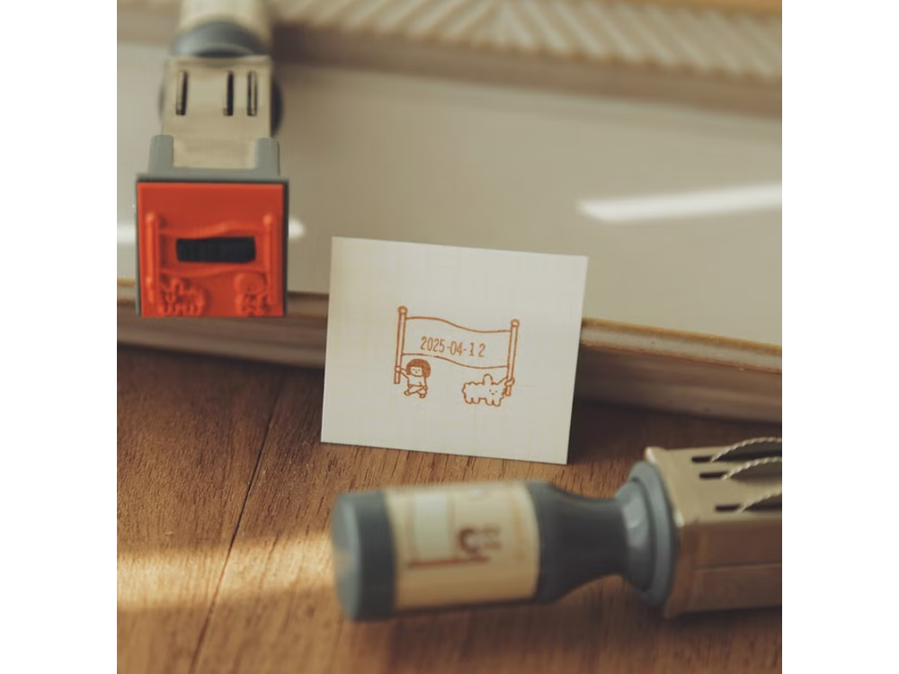 Yohand Studio - Small Adjustable Date Stamp - With Flag