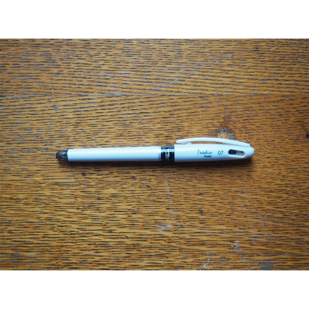 Pentel Tradio 0.7 Gel Pen - White Body with Black Ink