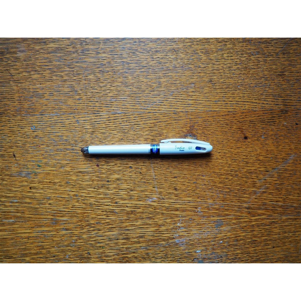 Pentel Tradio 0.7 Gel Pen - White Body with Blue Ink