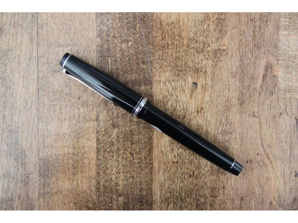 Pilot falcon resin Clearance