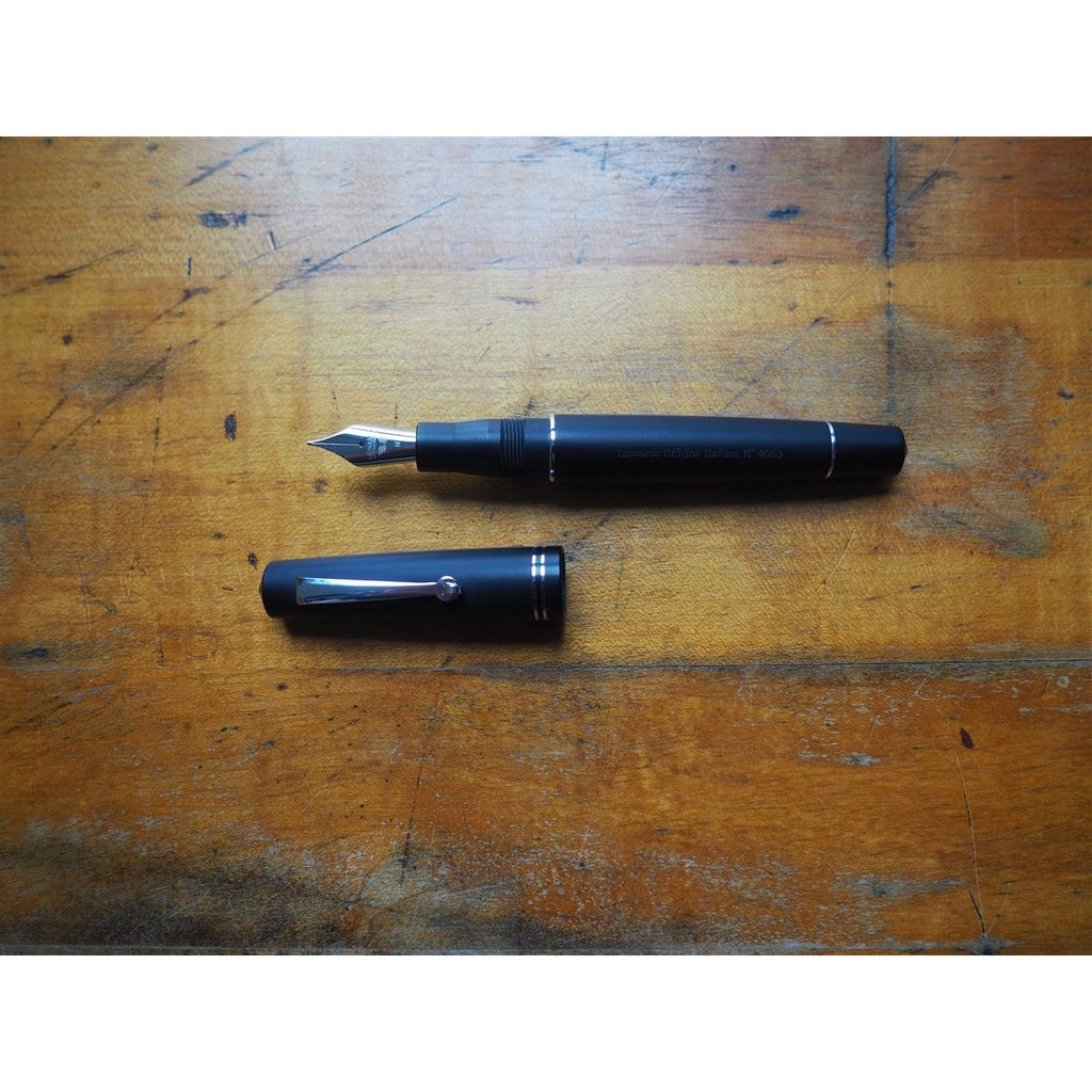 Leonardo Momento Zero Fountain Pen - Black Matte Resin - Silver Trim
