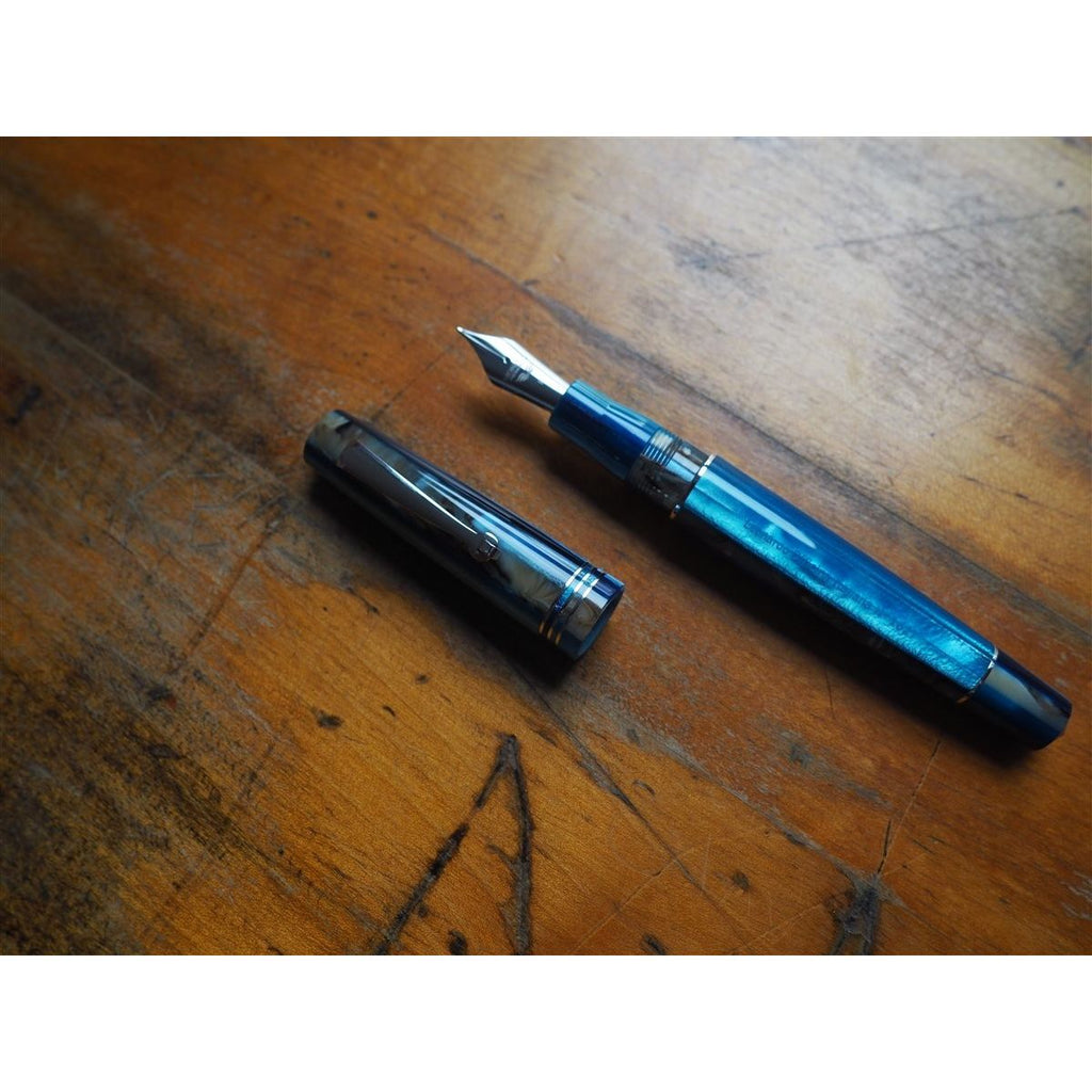 Leonardo Momento Zero Fountain Pen - Blue Hawaii Resin - Silver Trim
