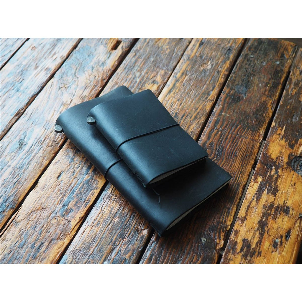 Traveler's Notebook Passport Size - Black Leather