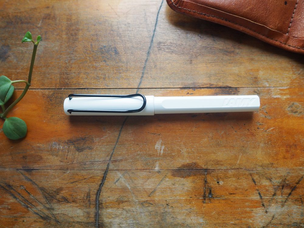 Lamy Safari Rollerball Pen - Retro Special Edition - White with Black Clip