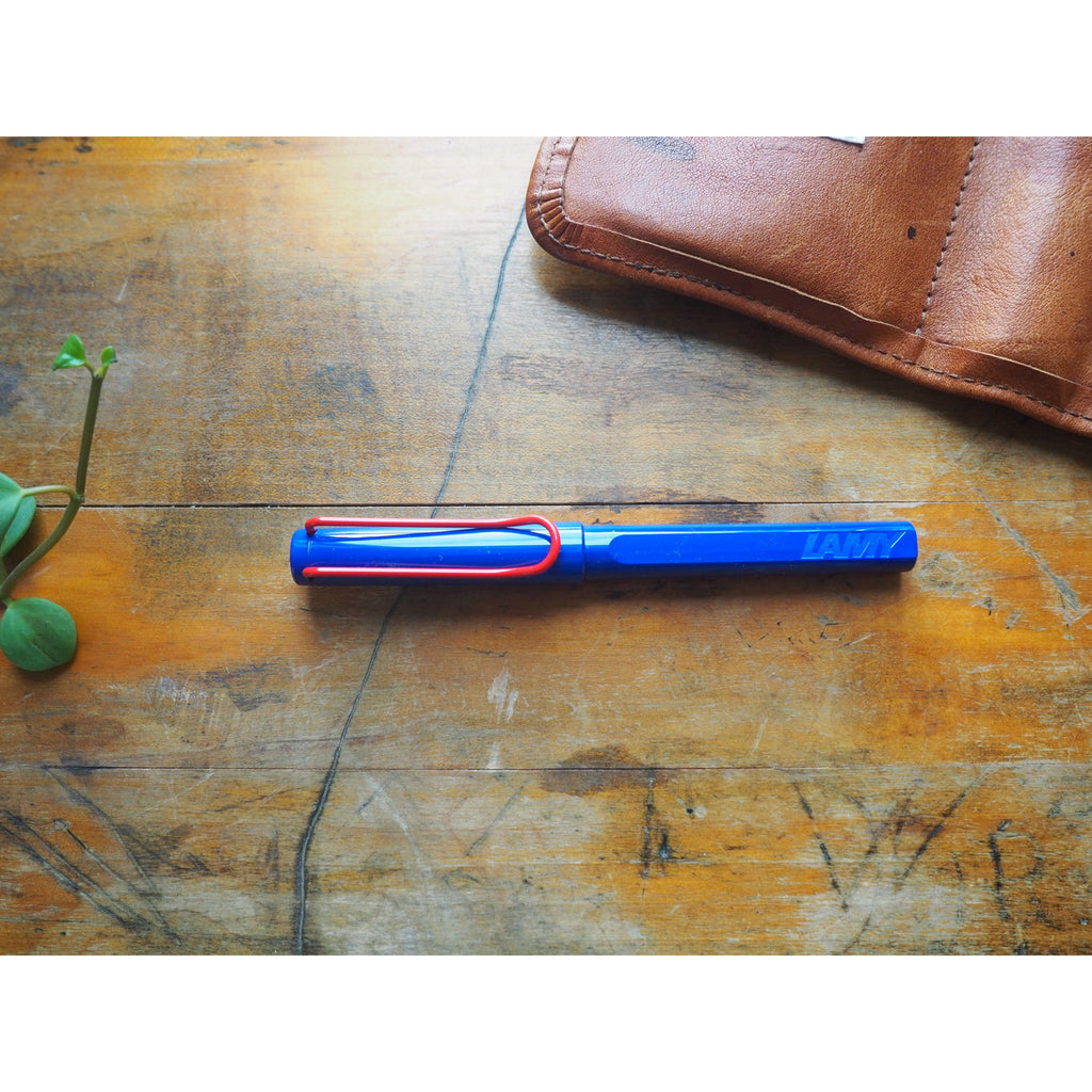 Lamy Safari Rollerball Pen - Retro Special Edition - Blue with Red Clip