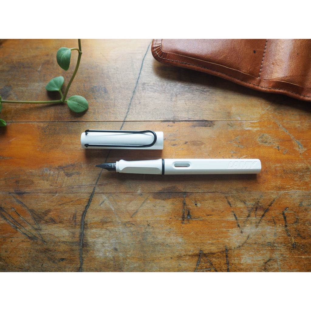 Lamy Safari Fountain Pen - Retro Special Edition - White with Black Clip