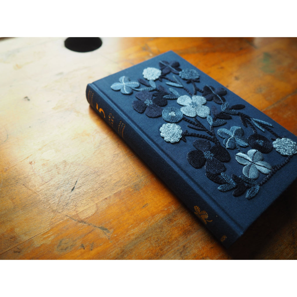 Midori 5 Years Diary - Embroidery Flower Navy