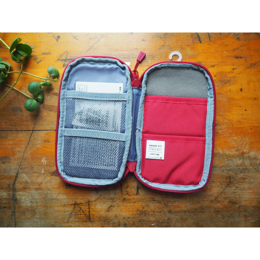 Lihit Lab - Compact Pen Case Smart Fit - Red (A-7687-3)